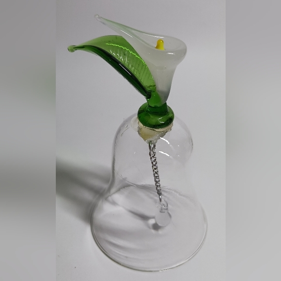 Art Glass Calla Lilly Bell Applied Sculpted Flower - Picture 2 of 3